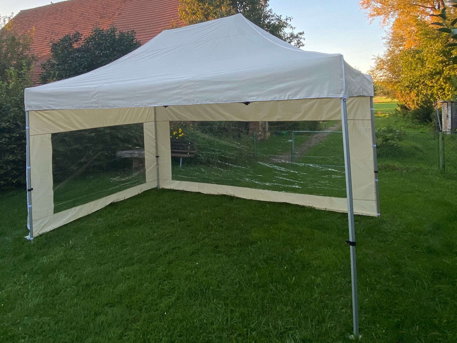 Pavillon 3 m x 4,5 m